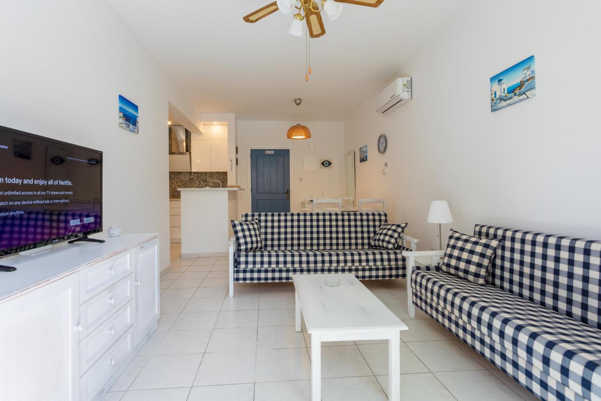 Regina Gardens Lovely Apartment Paphos Exterior photo