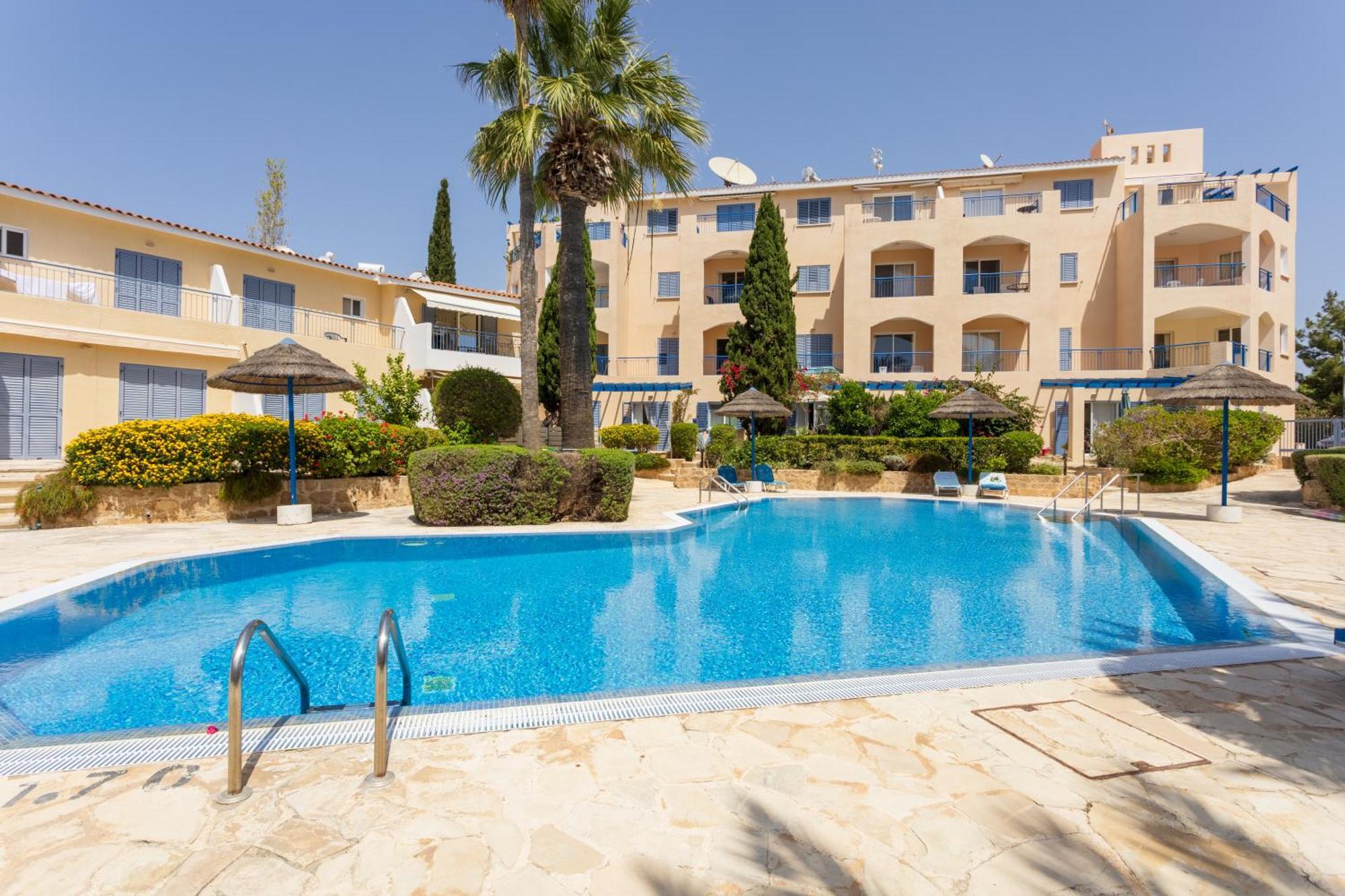 Regina Gardens Lovely Apartment Paphos Exterior photo