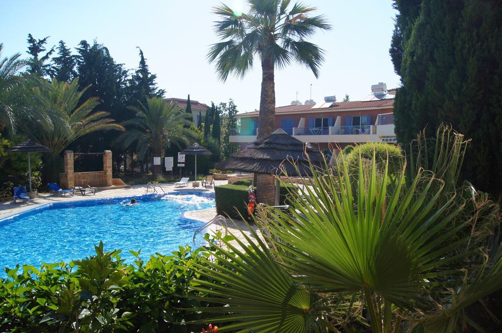 Regina Gardens Lovely Apartment Paphos Exterior photo